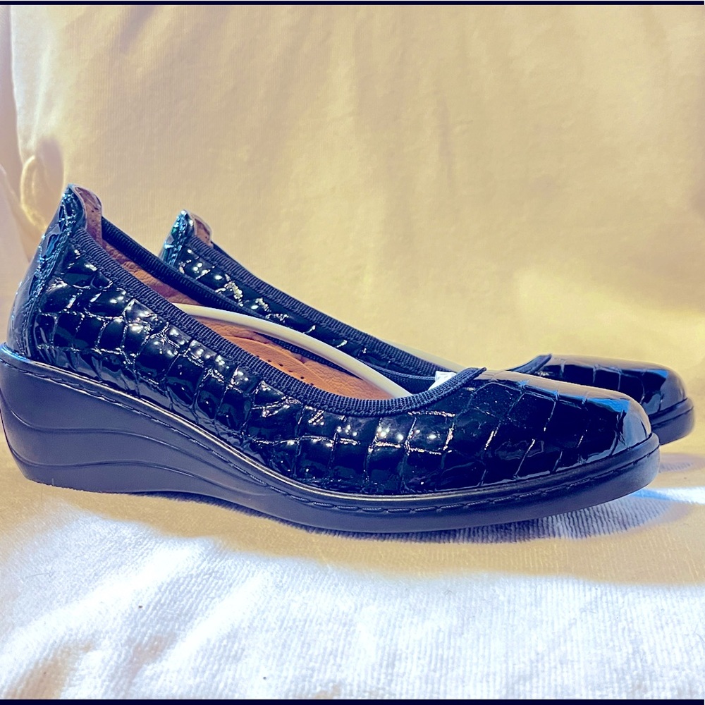 Patent vegan leather, crocodile embossed, comfort lightweight wedges, ballet